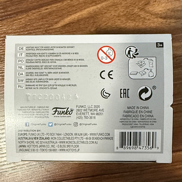 Funko Pop Myths Mothman with Red Eyes - Picture 6 of 7